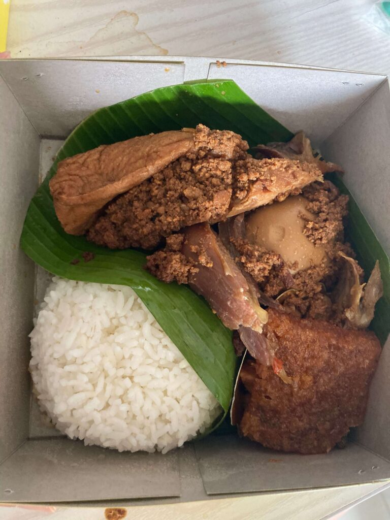 Gudeg Bu Hj. Amad dish