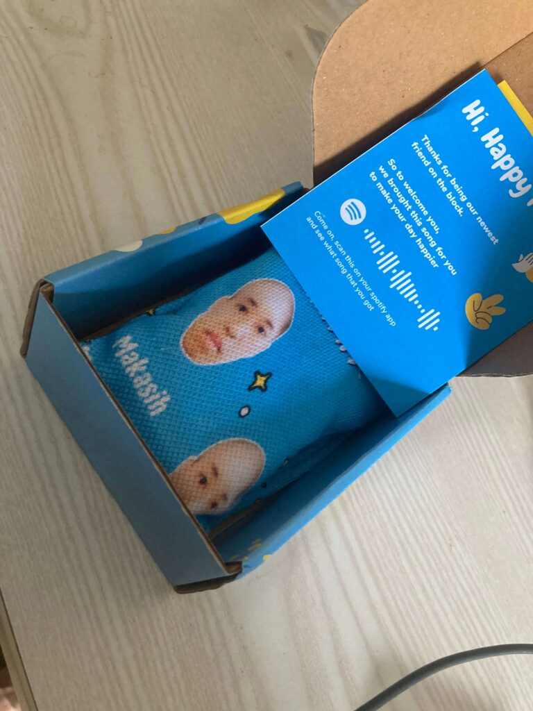 Socks & Shirts with Portraits / HAPPIFY | Indonesian Souvenir