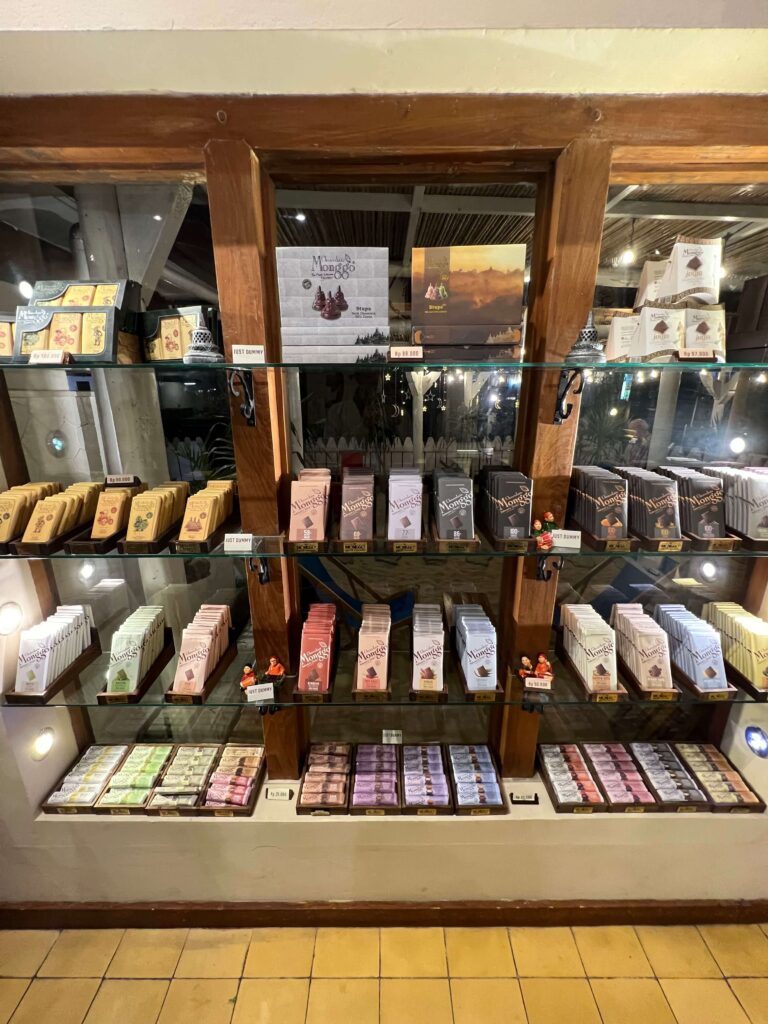Monggo Chocolate display