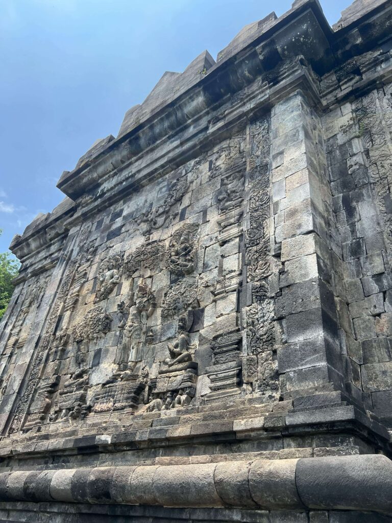 Mendut Temple relief