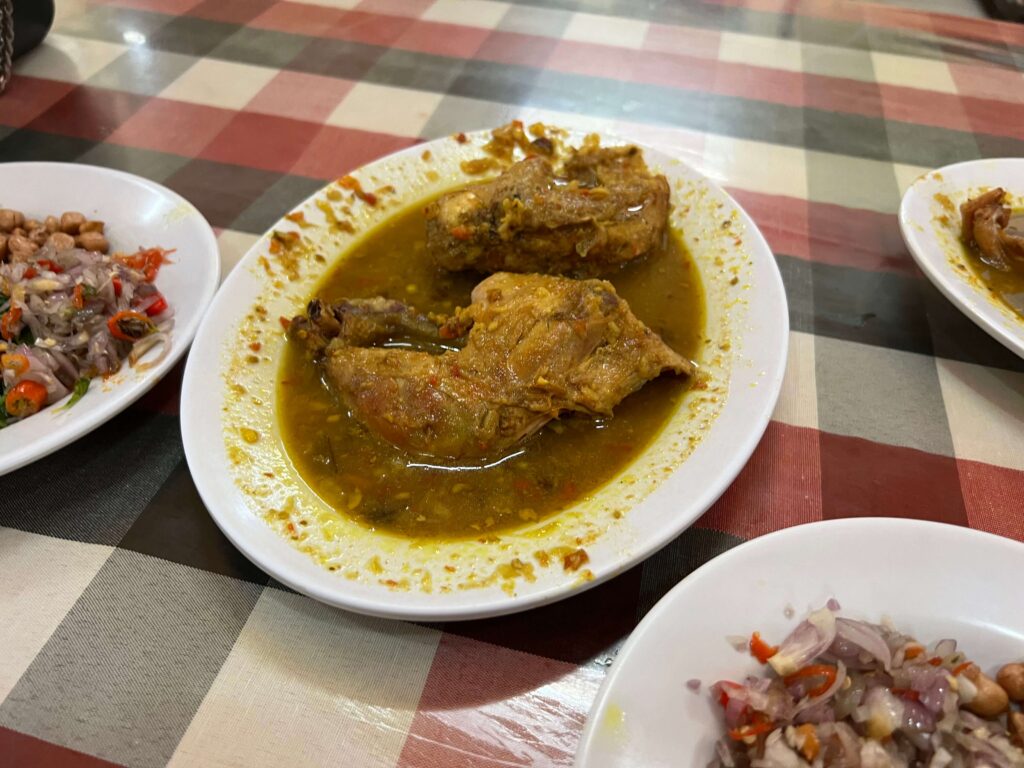 What is the Indonesian dish 'Ayam Betutu'?