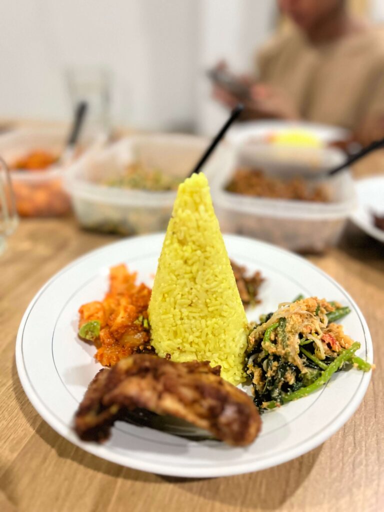What is the Indonesian dish 'Nasi Kuning'?