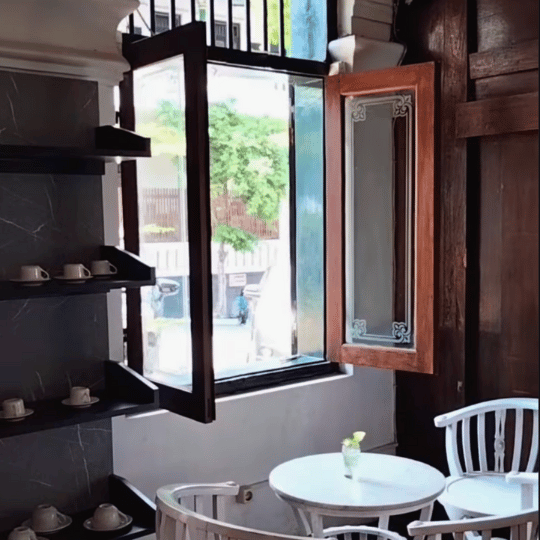 Retro-style cafe | Kotagede omahkalang coffee Yogyakarta