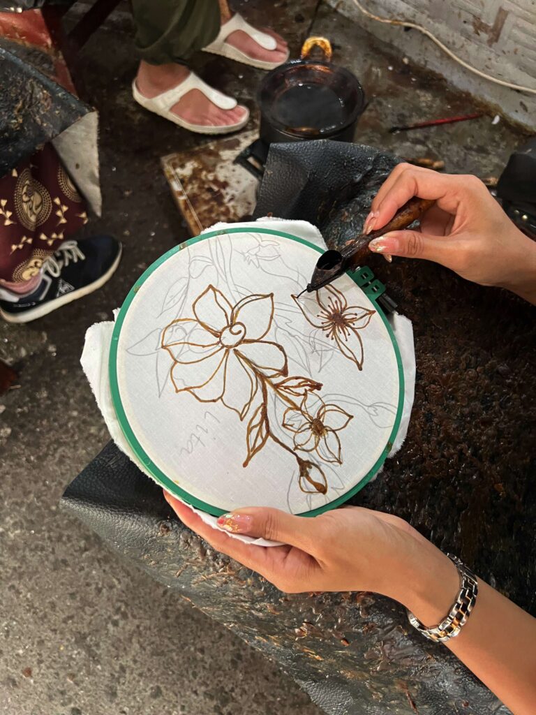 Batik experience Creating a sketch with wax